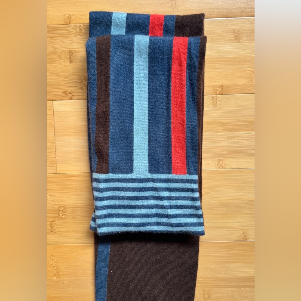 Armand Diradourian Cashmere Scarf in Rich Brown and Blue

#cashmere
#scarf - Picture 5 of 6